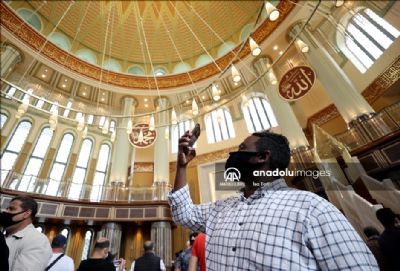 Taksim Camii ibadete a��ld�