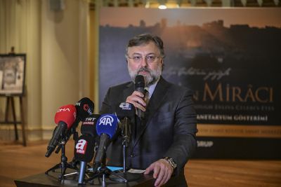 Evliya �elebi'nin G�z�yle Kud�s'�n Mirac� kitab� okurlarla bulu�tu