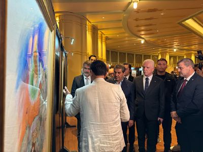 Minyat�rlerle Fakrname sergisi Taksim'de sanatseverlerle bulu�tu